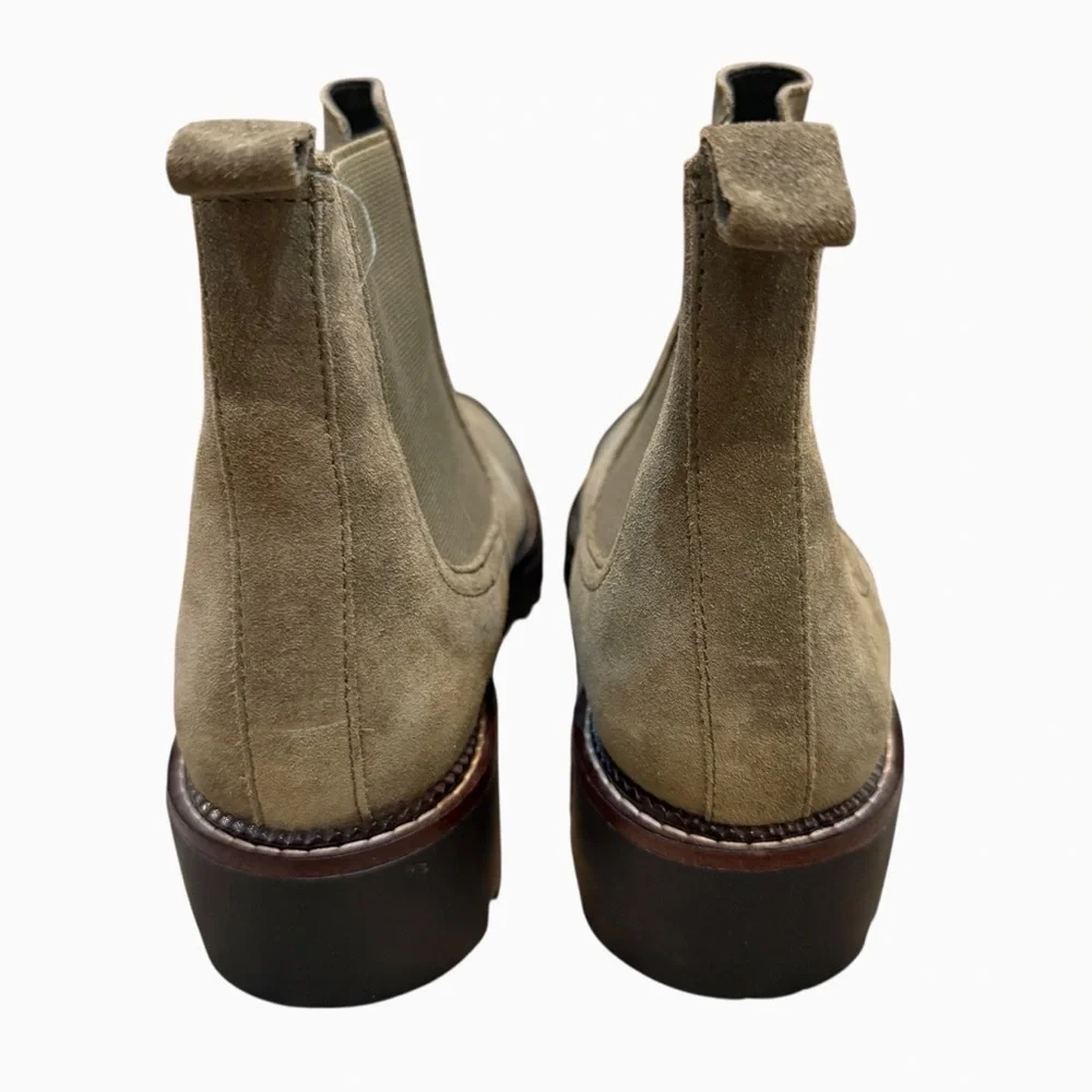 Caslon Chelsea Boots Women’s 8 Green Suede Water Resistant Pull On NWOB